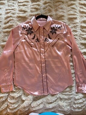 Pink Western-Style Satin Shirt with Embroidered Detail Vintage